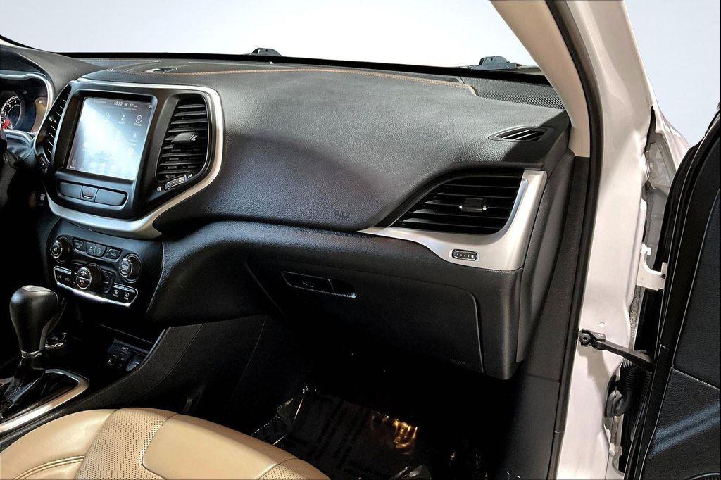 used 2017 Jeep Cherokee car, priced at $11,895