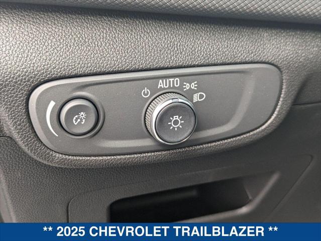 new 2025 Chevrolet TrailBlazer car, priced at $31,075