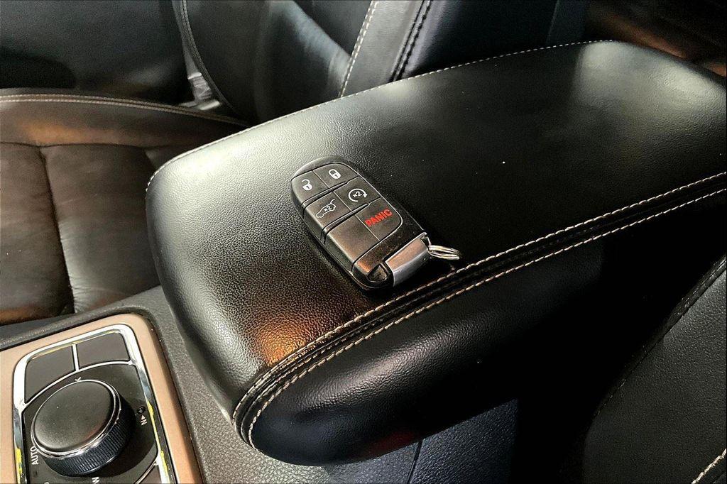 used 2015 Jeep Grand Cherokee car, priced at $13,995
