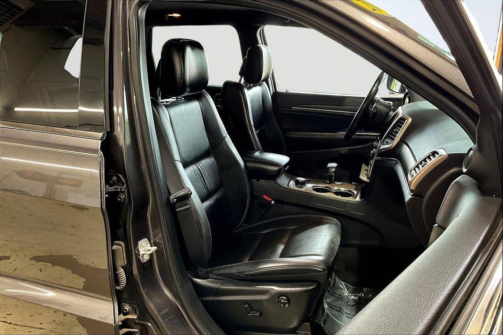 used 2015 Jeep Grand Cherokee car, priced at $13,995