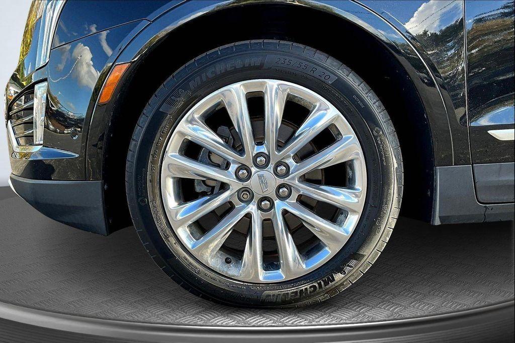 used 2018 Cadillac XT5 car, priced at $22,899