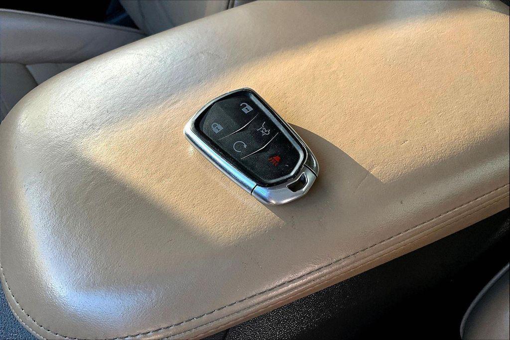 used 2018 Cadillac XT5 car, priced at $22,899