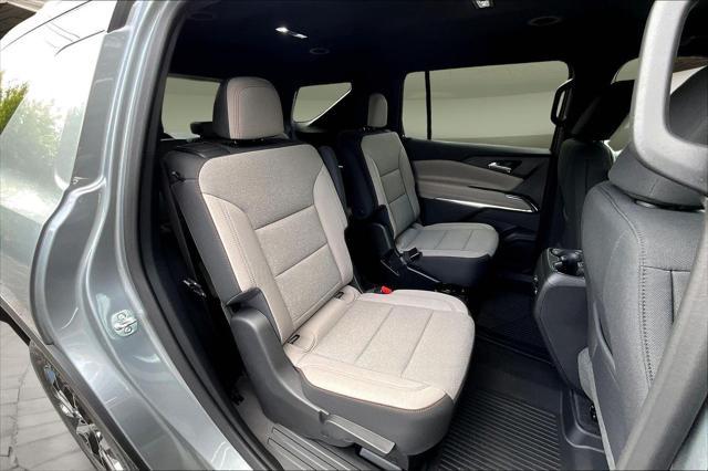 new 2025 Chevrolet Traverse car, priced at $43,320