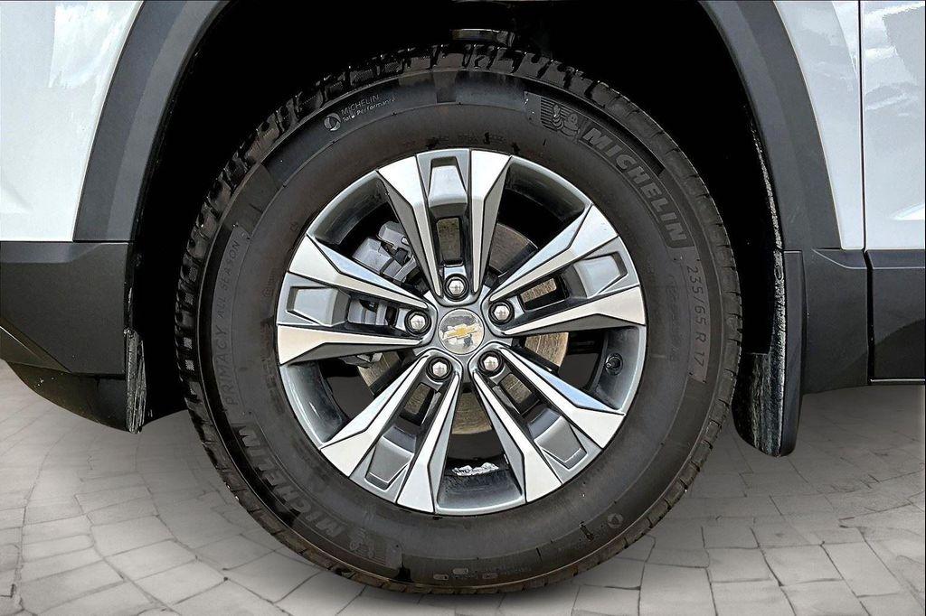 new 2026 Chevrolet Equinox car, priced at $31,590