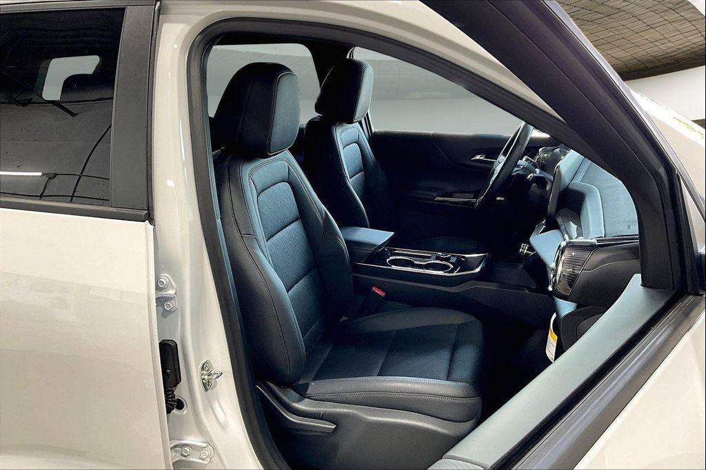 new 2026 Chevrolet Equinox car, priced at $31,590