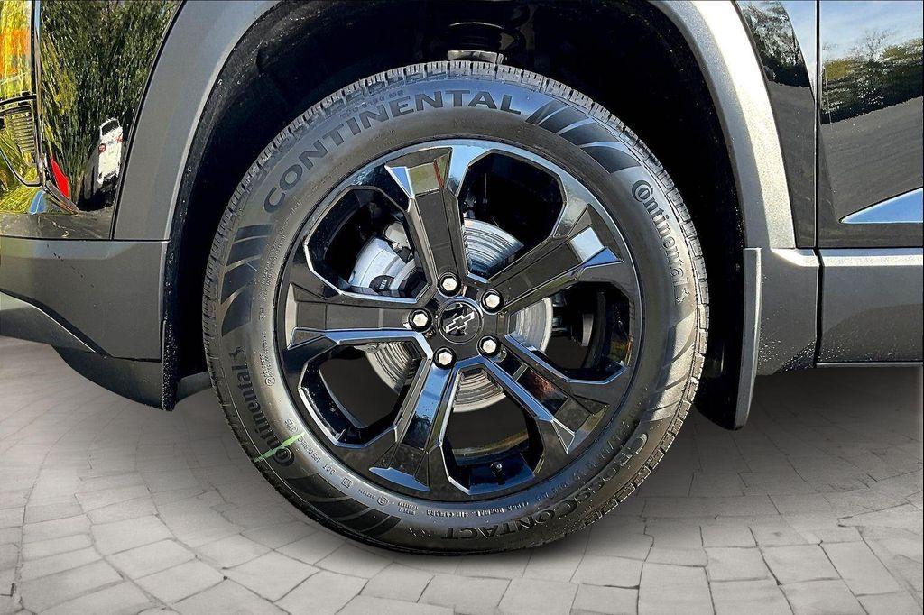 new 2026 Chevrolet Equinox car, priced at $33,105