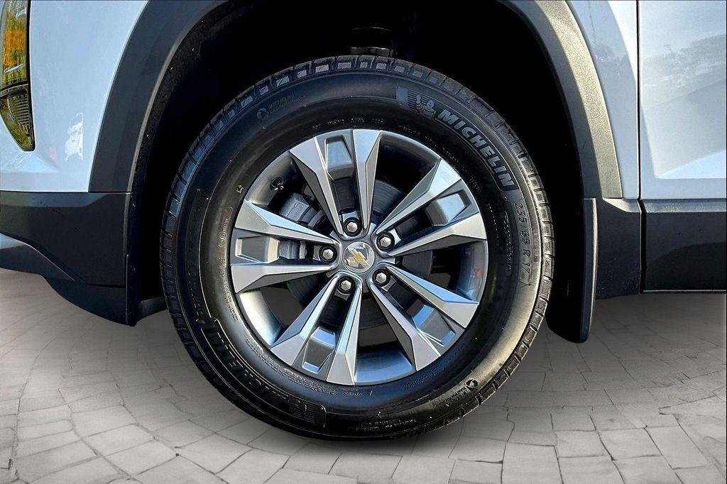 new 2026 Chevrolet Equinox car, priced at $32,584