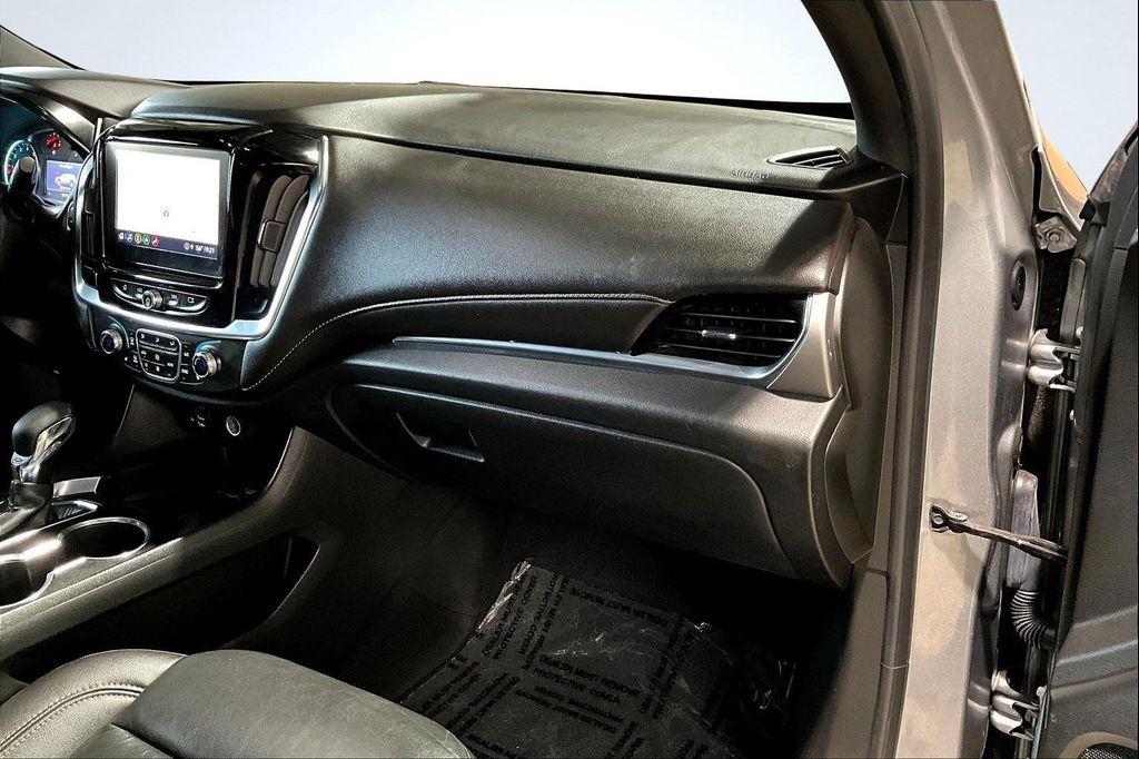 used 2023 Chevrolet Traverse car, priced at $27,495