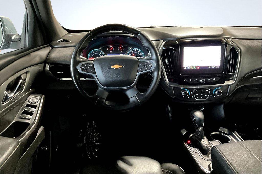 used 2023 Chevrolet Traverse car, priced at $27,495