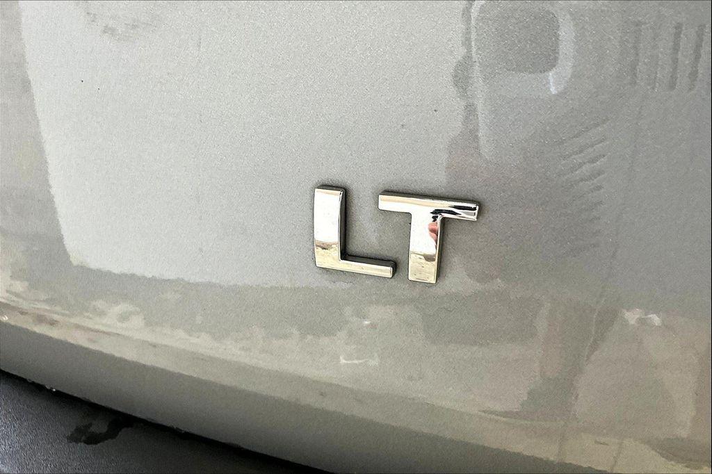 used 2023 Chevrolet Traverse car, priced at $27,495