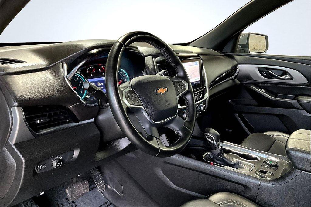 used 2023 Chevrolet Traverse car, priced at $27,495