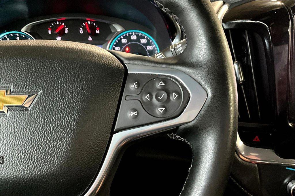 used 2023 Chevrolet Traverse car, priced at $27,495