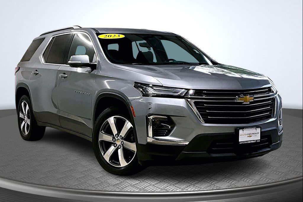 used 2023 Chevrolet Traverse car, priced at $27,495