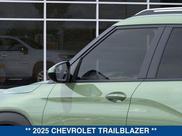 new 2025 Chevrolet TrailBlazer car, priced at $26,080