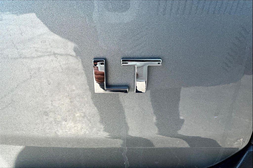 used 2023 Chevrolet Traverse car, priced at $27,295