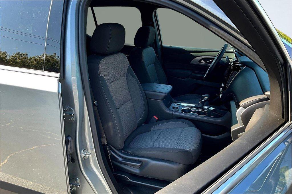 used 2023 Chevrolet Traverse car, priced at $27,295