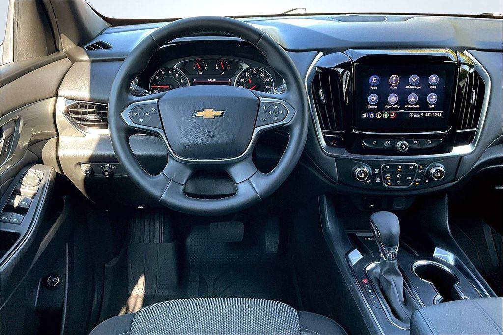 used 2023 Chevrolet Traverse car, priced at $27,295