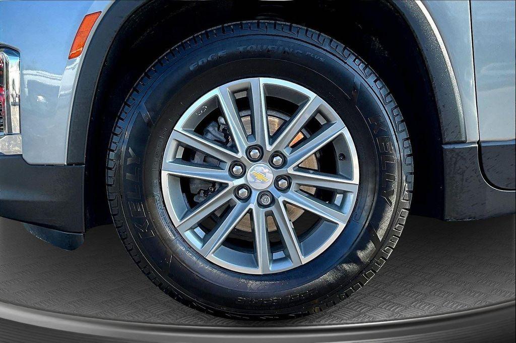 used 2023 Chevrolet Traverse car, priced at $27,295