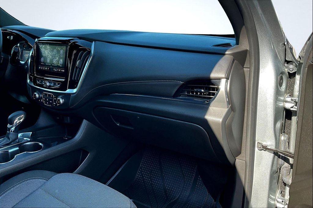 used 2023 Chevrolet Traverse car, priced at $27,295