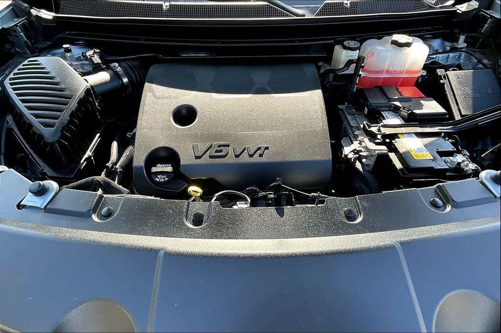 used 2023 Chevrolet Traverse car, priced at $27,295