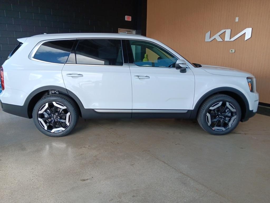 new 2025 Kia Telluride car, priced at $42,029