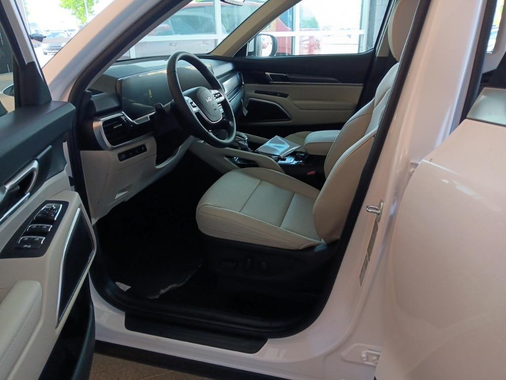new 2025 Kia Telluride car, priced at $42,029