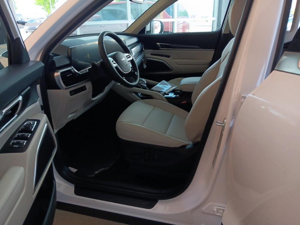 new 2025 Kia Telluride car, priced at $42,029