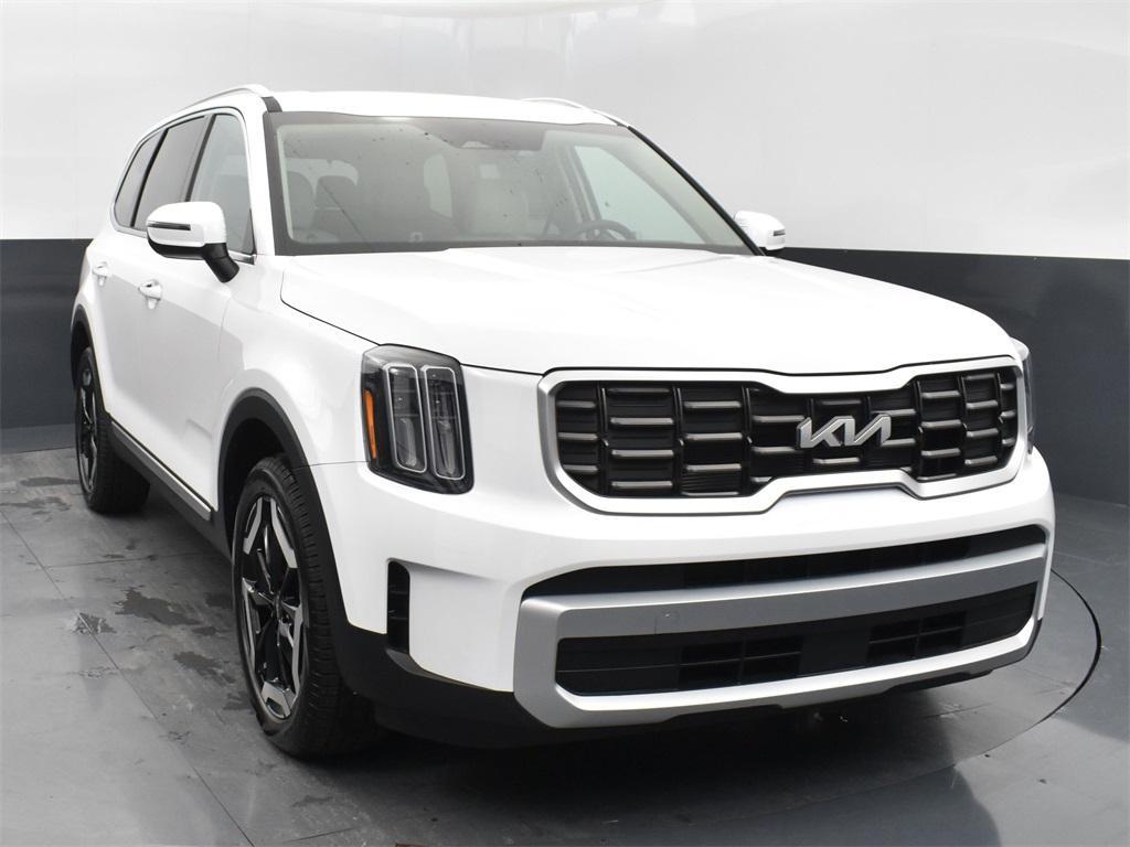 new 2025 Kia Telluride car, priced at $42,029