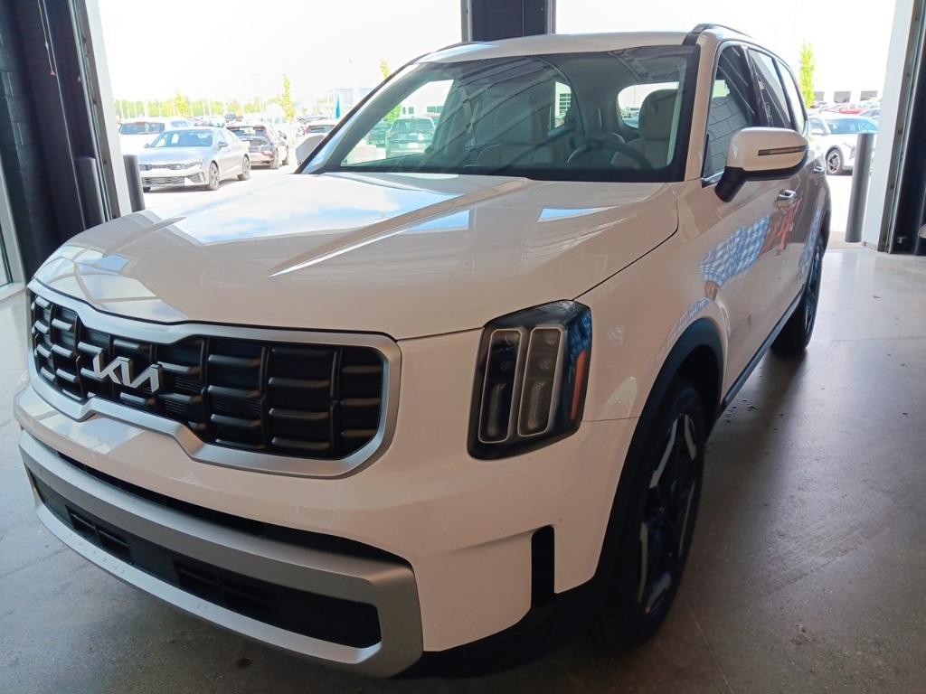 new 2025 Kia Telluride car, priced at $42,029