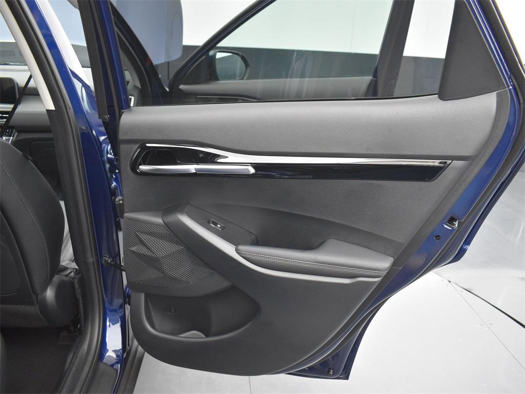 new 2025 Kia Seltos car, priced at $28,912