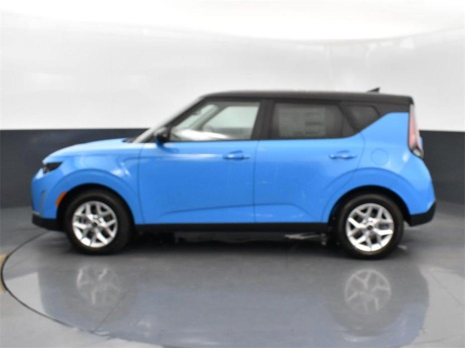 new 2025 Kia Soul car, priced at $22,701