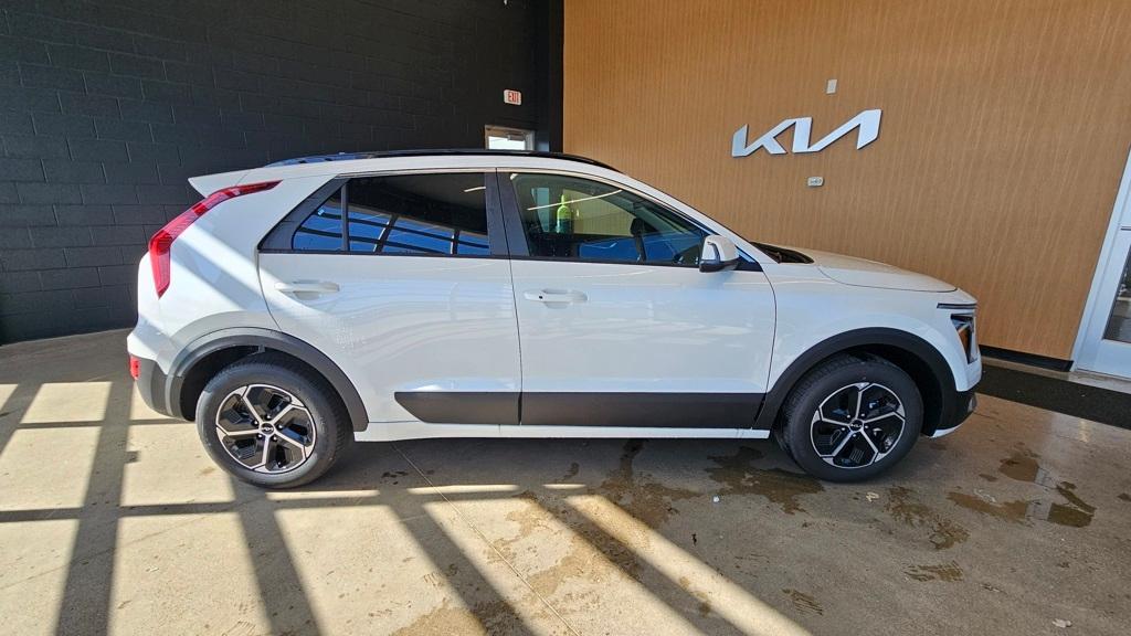 new 2025 Kia Niro car, priced at $30,396