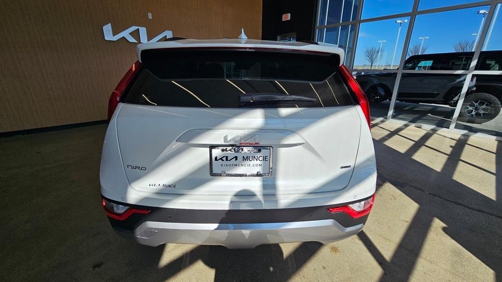 new 2025 Kia Niro car, priced at $30,396