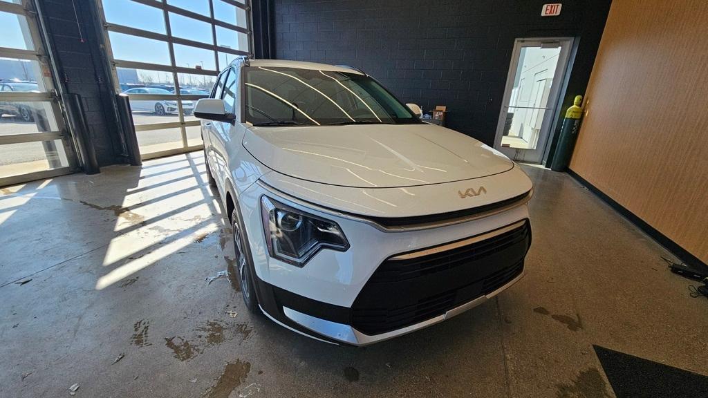 new 2025 Kia Niro car, priced at $30,396
