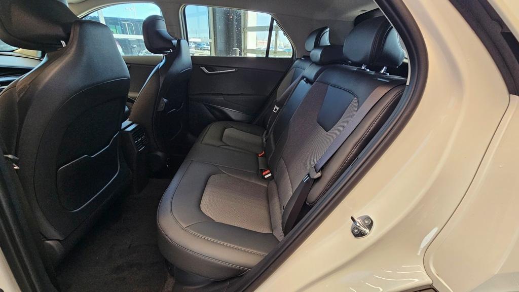 new 2025 Kia Niro car, priced at $30,396