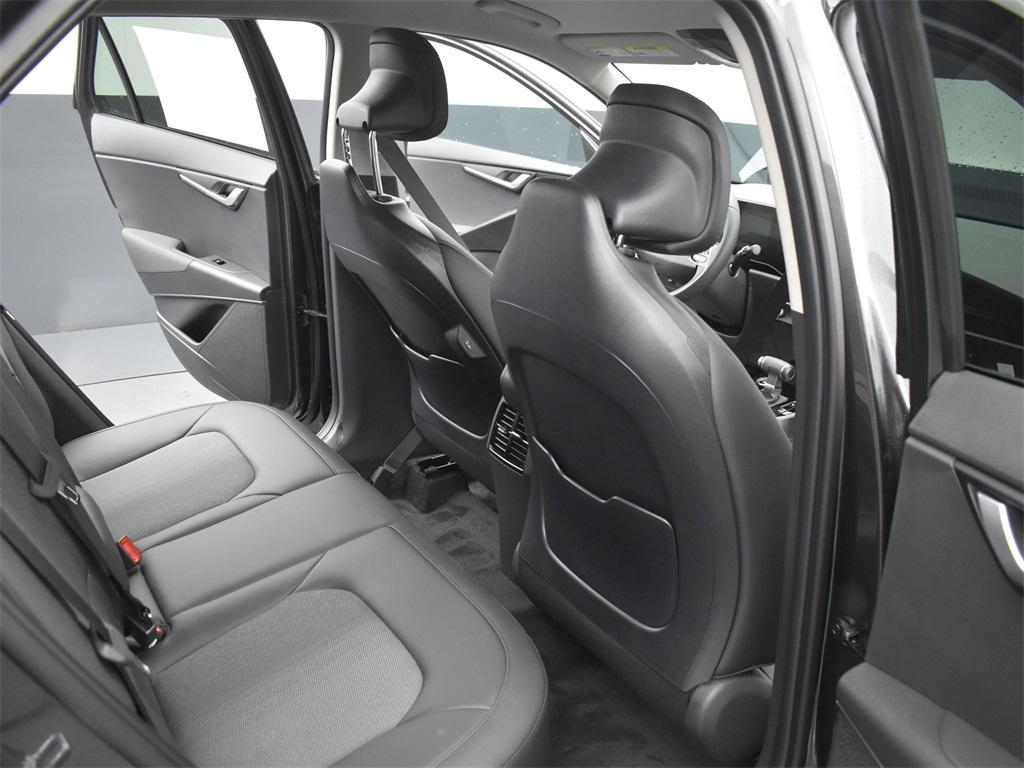 new 2025 Kia Niro car, priced at $30,029