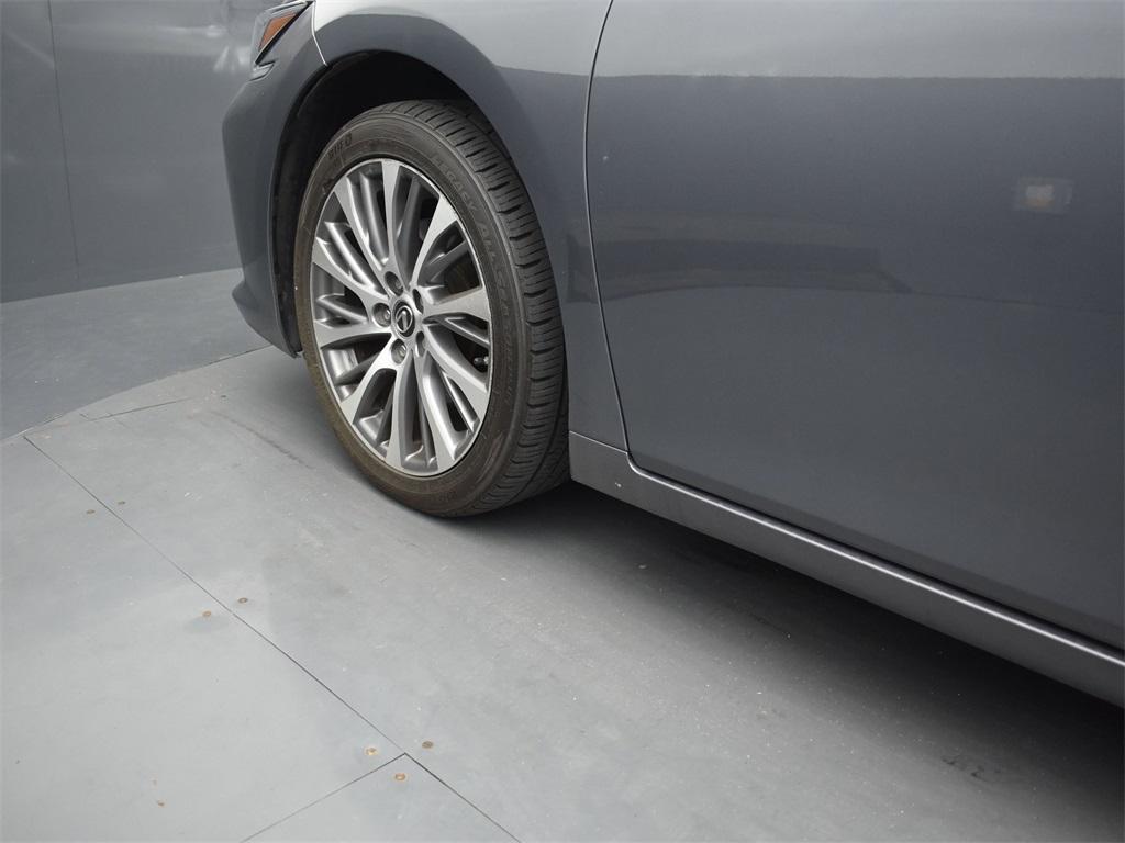 used 2019 Lexus ES 350 car, priced at $30,379
