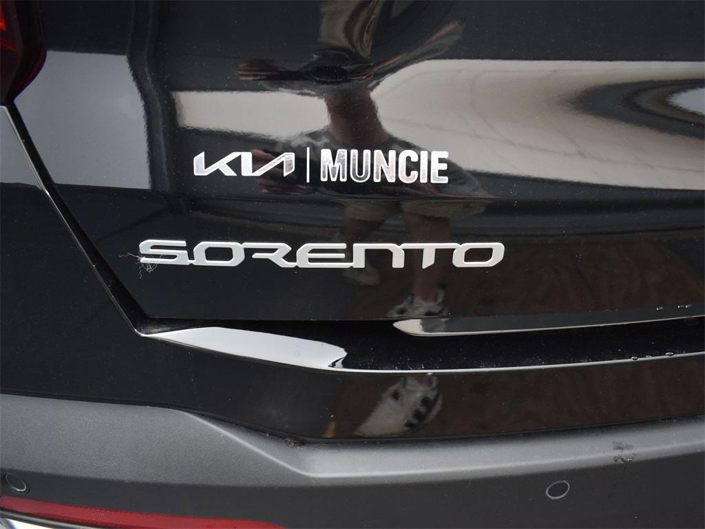 new 2025 Kia Sorento car, priced at $36,178