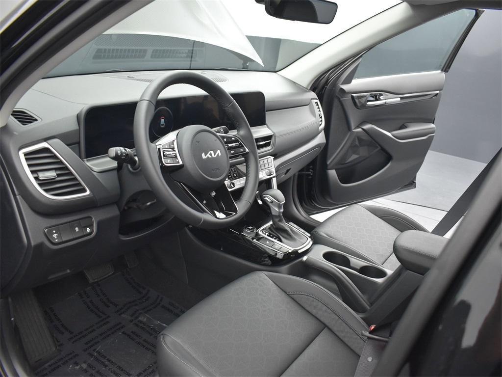 new 2025 Kia Seltos car, priced at $27,145