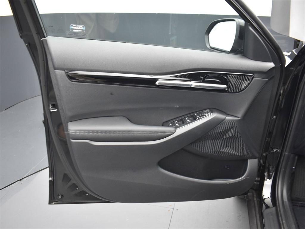 new 2025 Kia Seltos car, priced at $27,145