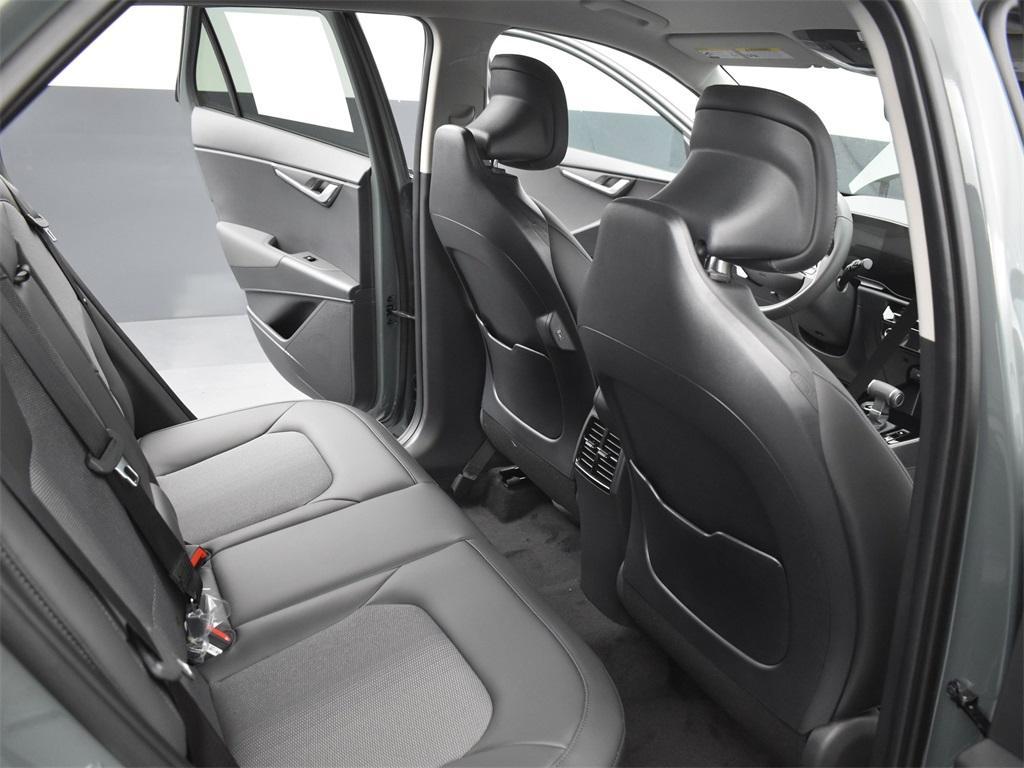 new 2025 Kia Niro car, priced at $30,075