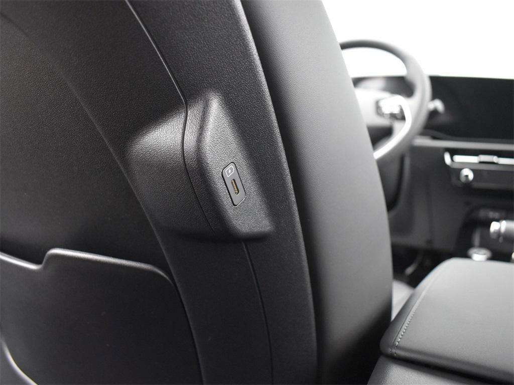 new 2025 Kia Niro car, priced at $30,075