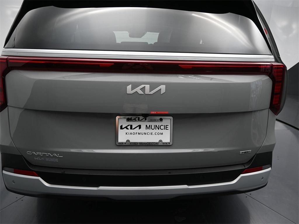 new 2026 Kia Carnival Hybrid car, priced at $43,754