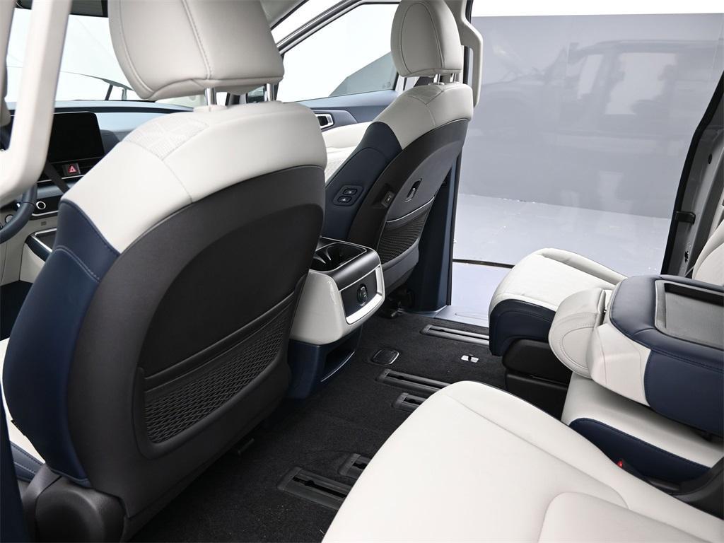new 2026 Kia Carnival Hybrid car, priced at $43,754