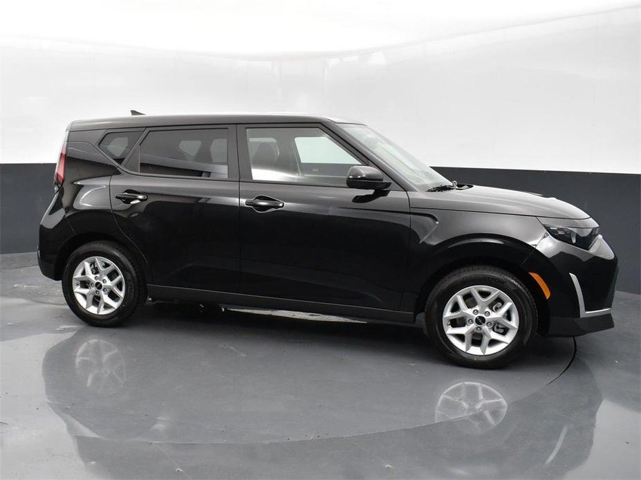 new 2025 Kia Soul car, priced at $22,701