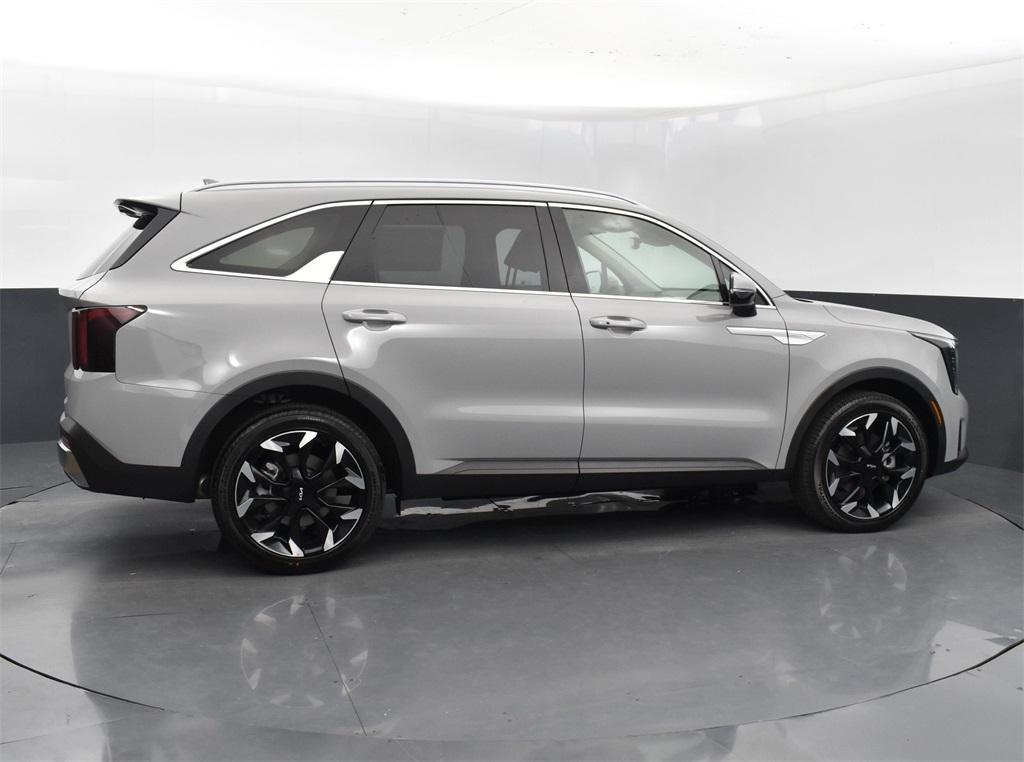 new 2025 Kia Sorento car, priced at $36,826