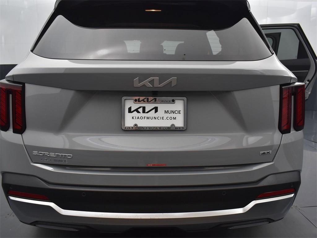 new 2025 Kia Sorento car, priced at $36,558
