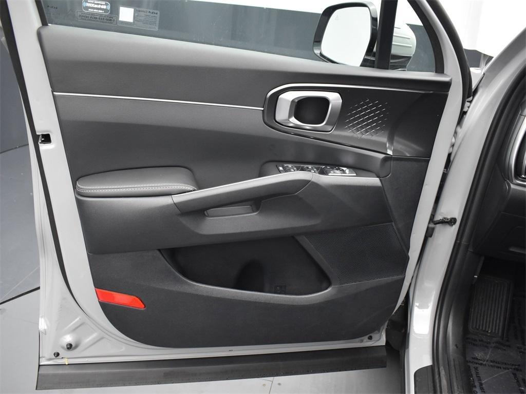 new 2025 Kia Sorento car, priced at $36,558