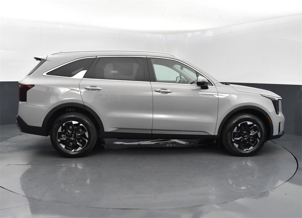 new 2025 Kia Sorento car, priced at $36,558