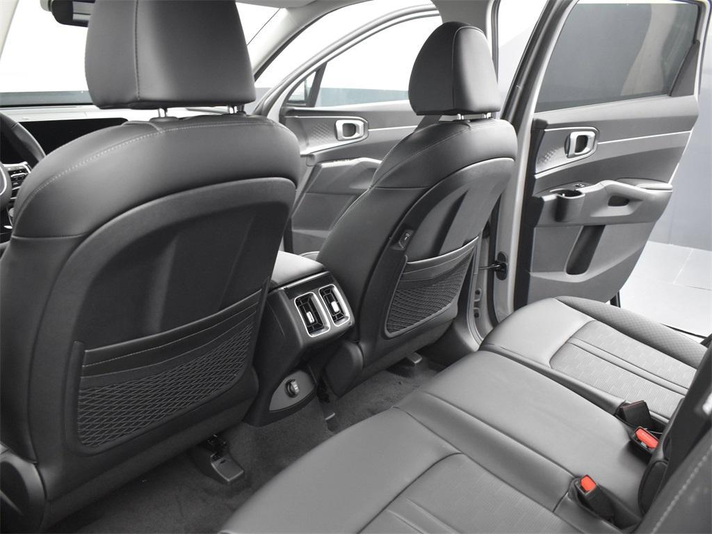 new 2025 Kia Sorento car, priced at $36,558